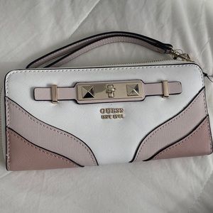 GUESS wallet